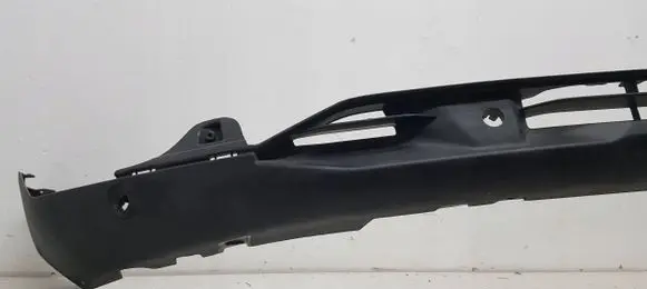 Front bumper lip