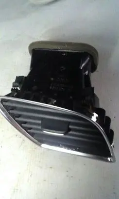 Audi Q3 8U Dashboard side air vent grill/cover trim 8U1820902B