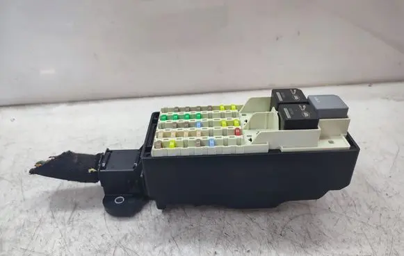 Jaguar XF X260 Fuse module 