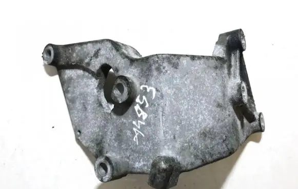 Nissan X-Trail T31 Engine mounting bracket