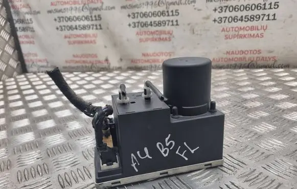 Audi A4 S4 B5 8D Central locking vacuum pump 8D0862257B