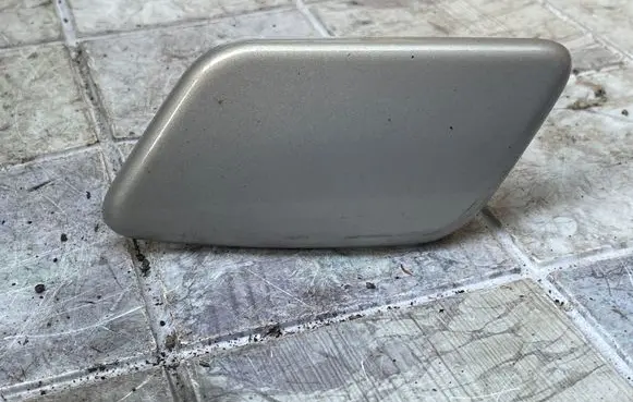 Chrysler Voyager Headlight washer spray nozzle cap/cover 04857423AA