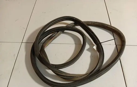 Nissan Pathfinder R51 Rubber seal rear door 