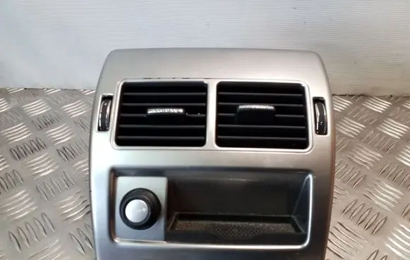 Jaguar XF X250 Rear air vent grill AX2367846A