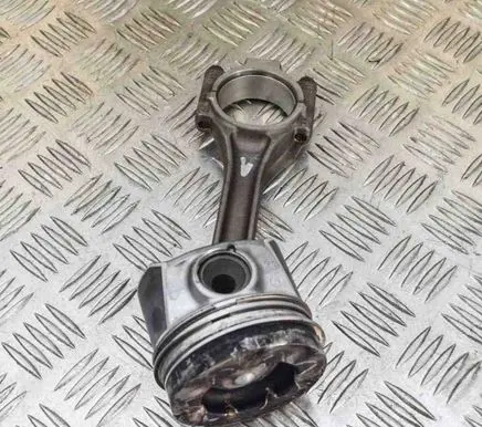 Volkswagen Golf VII Piston 