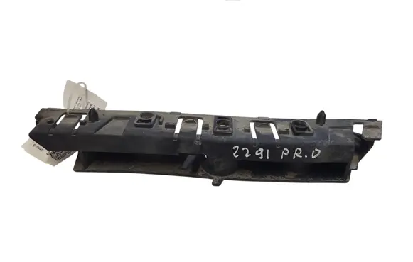 Front bumper mounting bracket