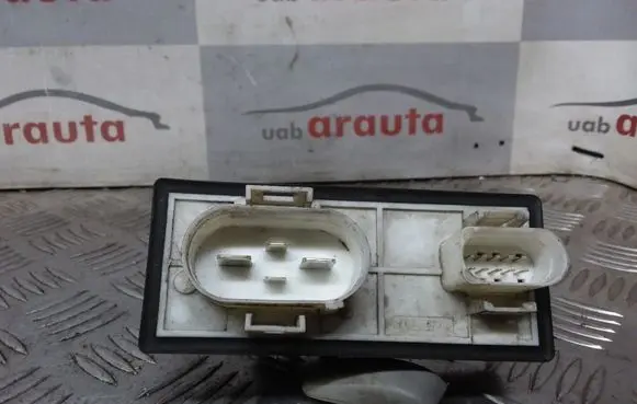 Volkswagen Golf IV Coolant fan relay 1J0919506H 898884000