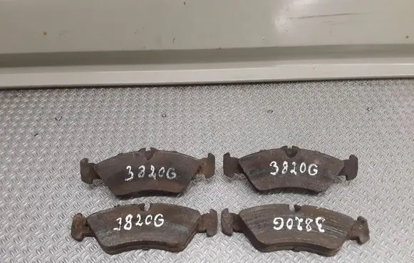 Volkswagen II LT Brake pads (rear) 