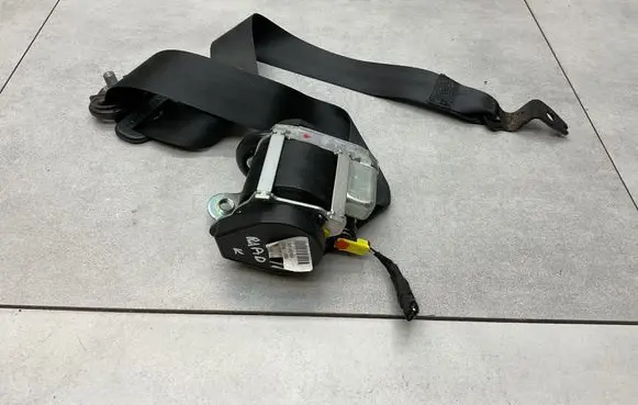 Skoda Rapid (NH) Front seatbelt 621492600