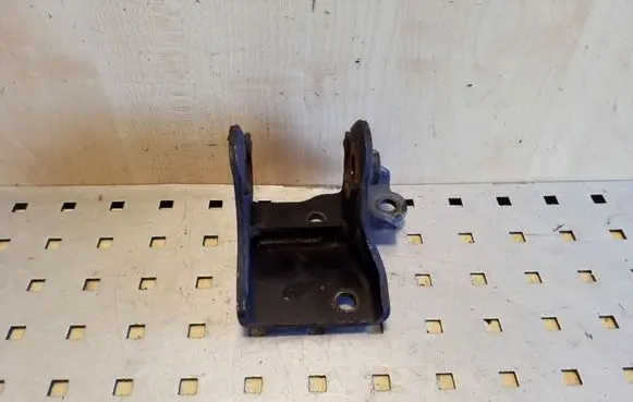 Hyundai i40 Engine mounting bracket
