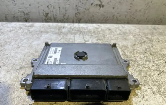 Dacia Sandero Engine control unit/module 237102806R V29030397A 132701154