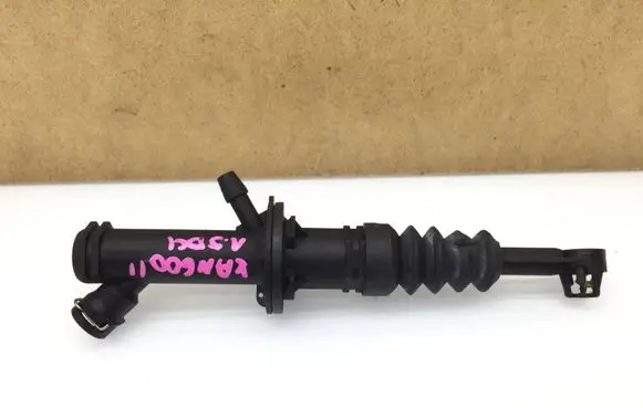 Renault Kangoo II Clutch slave cylinder 8200492742 24340522