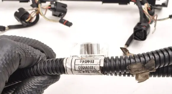 BMW M4 F82 F83 Fuel injector wires 7850995
