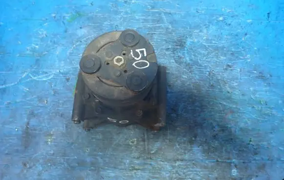 Jaguar X-Type Air conditioning (A/C) compressor (pump) YR8H-19D629-AA