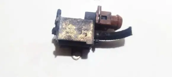 Audi A4 S4 B5 8D Turbo solenoid valve 026906283