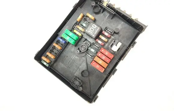 Volkswagen Golf V Fuse module 1K0937125A 017183071