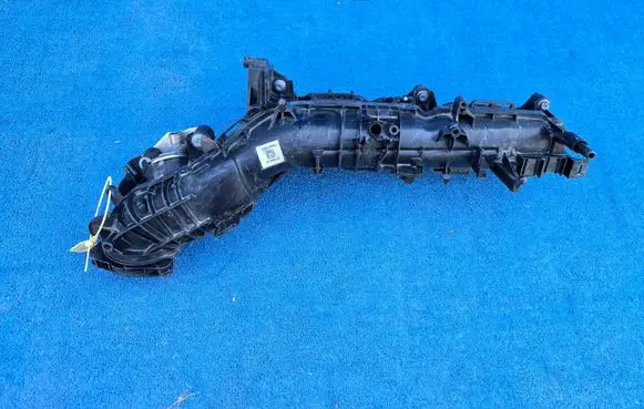 BMW 1 F20 F21 Intake manifold 8513655