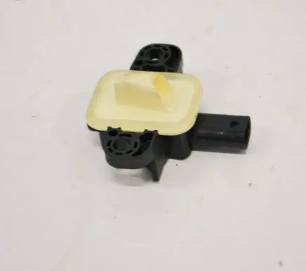 Mercedes-Benz CLA C117 X117 W117 Airbag deployment crash/impact sensor A1668210351