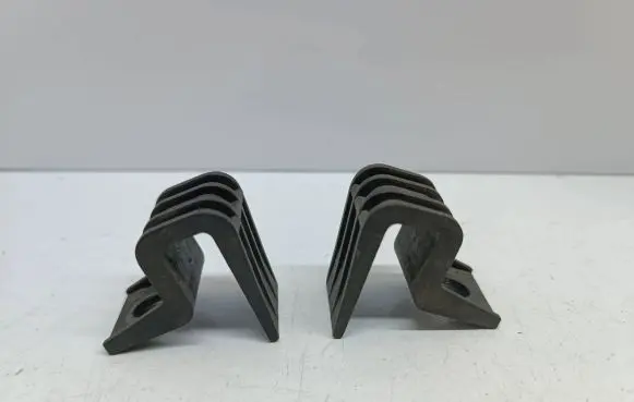 Mercedes-Benz S W220 Radiator mount bracket 2205040146 A2205040146