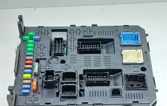 Peugeot 5008 Comfort/convenience module 9664059080