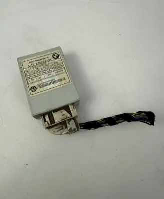 BMW 5 E60 E61 Air suspension control unit module (rear) 6769834