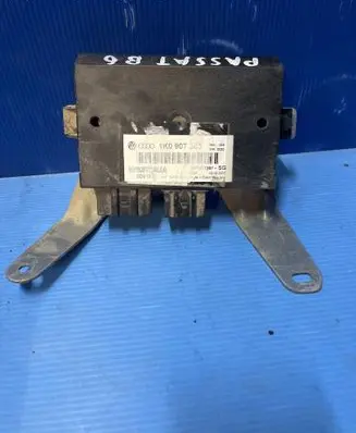 Volkswagen PASSAT B6 Tow bar trailer control unit/module 1K0907383