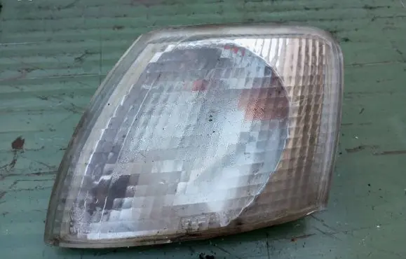 Volkswagen PASSAT B5 Front indicator light 185104B