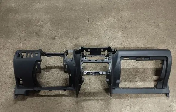 Toyota Corolla Verso AR10 Dashboard 553030F010