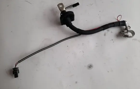 Volkswagen Touareg II Positive cable (battery) 7P0971225B