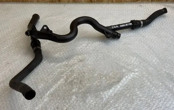 BMW 5 E39 Engine coolant pipe/hose 7785256 77852569 11537785256