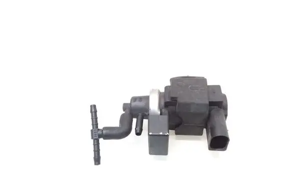 Audi A4 S4 B7 8E 8H Turbo solenoid valve 4E0906628