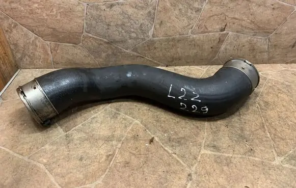 Mercedes-Benz C W204 Engine coolant pipe/hose 