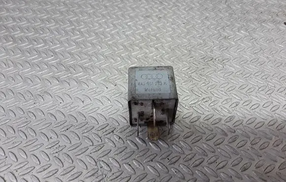 Volkswagen PASSAT B5 Other relay 443951253K