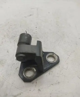 Volkswagen PASSAT B6 Front door upper hinge