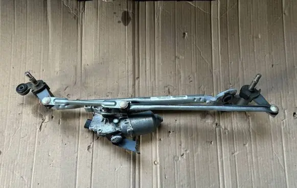 BMW X5 F15 Front wiper linkage and motor 7292653 AX1590605641