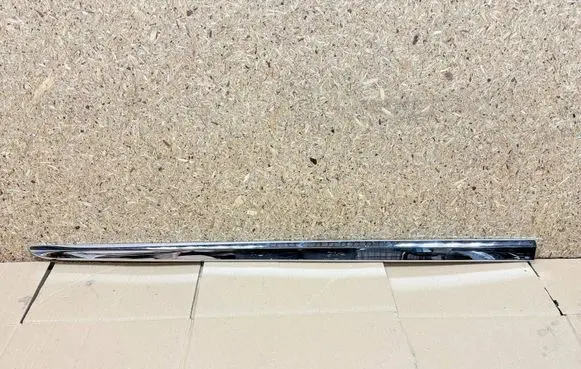 Chrysler Pacifica Front door trim (molding) 68228675AB