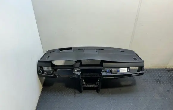 BMW 5 E60 E61 Dashboard 7034108