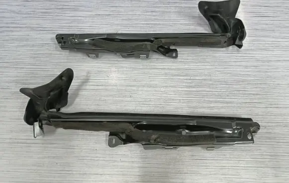Mini One - Cooper R57 Rubber seal front coupe door window 7190613 7190614