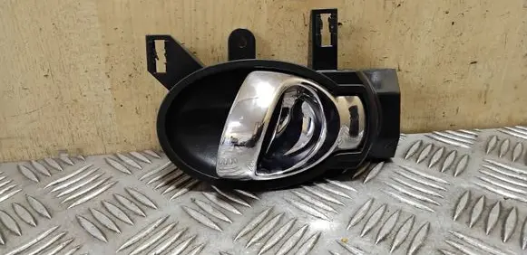 Nissan Juke I F15 Rear door interior handle