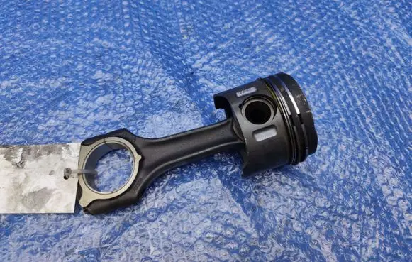 Mercedes-Benz E W211 Piston with connecting rod 88851 899