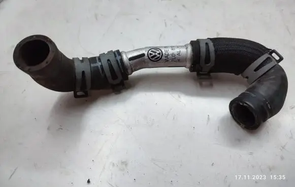 Audi Q7 4L Engine coolant pipe/hose 7L0819857C