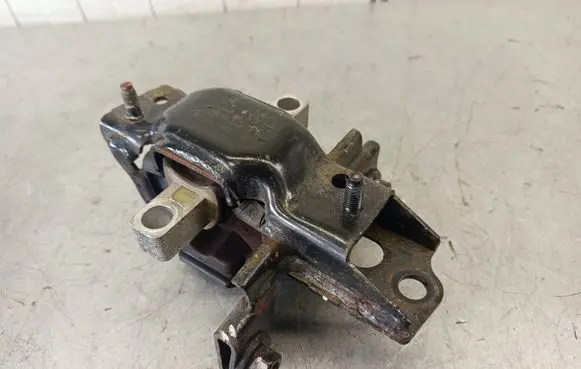 Skoda Fabia Mk3 (NJ) Engine mount bracket 6C0199555B 140820173