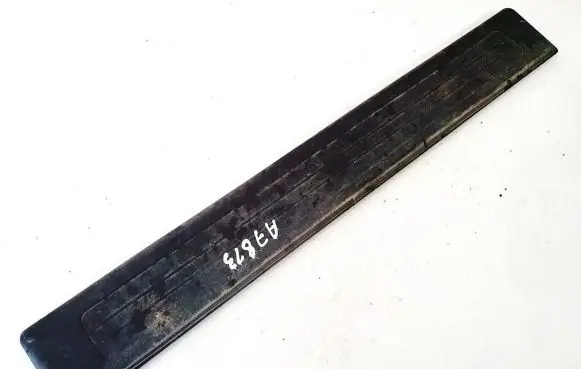Mercedes-Benz GL X164 Front sill trim cover a1646800435
