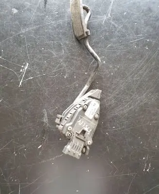 Volkswagen Golf IV Accelerator throttle pedal 18002AU410 6PV00862001