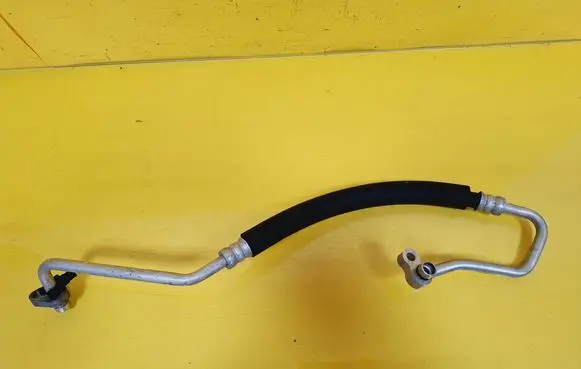 Nissan X-Trail T30 Air conditioning (A/C) pipe/hose 