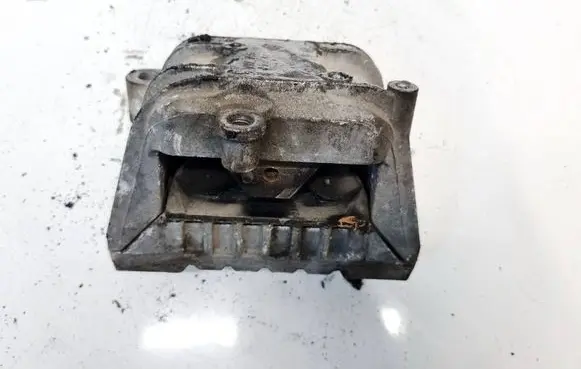 Skoda Octavia Mk2 (1Z) Engine mount bracket 1K0199262