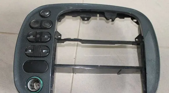Radio/GPS head unit trim