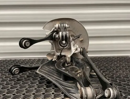 BMW 3 G20 G21 Rear wheel hub 6898480