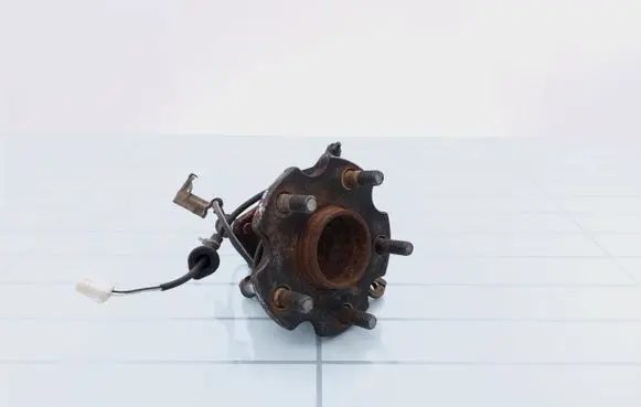 Toyota Avensis T250 Rear wheel hub