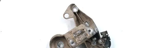 Volkswagen PASSAT B5 Engine mounting bracket 4B0199352A